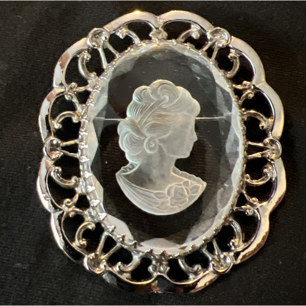 Vintage Large Engraved Glass Intaglio Cameo Silver Tone Brooch / Pendant 2.25"